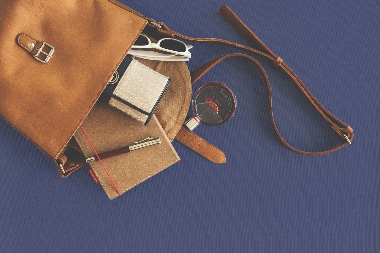 pocket, leather goods, accessories, fashion, womenswear, purse, fashionable, notebook, wallet, pen, fountain pen, contents, women handbag, agenda, calendar, perfume, still life, vintage, leather, style, accessories, accessories, accessories, accessories, purse, purse, purse, purse, purse, wallet, wallet, agenda, calendar, calendar, perfume, leather, leather, leather